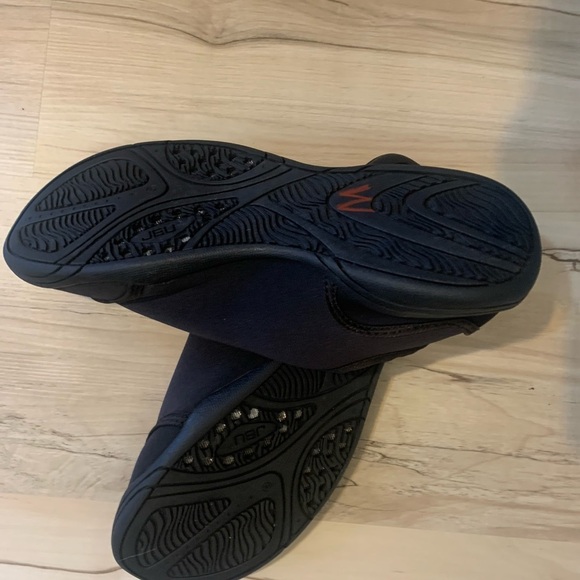 JBU Water Shoes size 8M. Blue. Super condition. - Picture 4 of 5